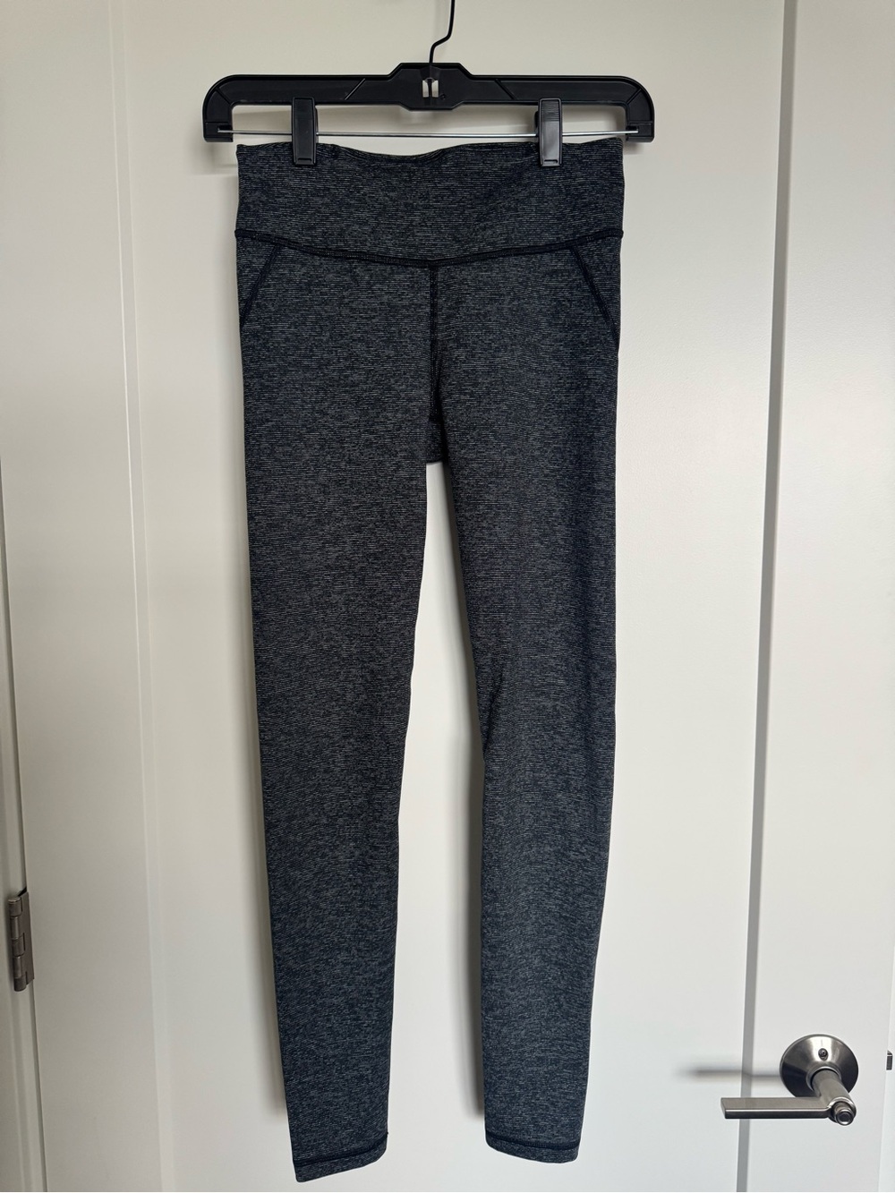 Under Armour Womens’ Dark Heather Gray Performance Leggings